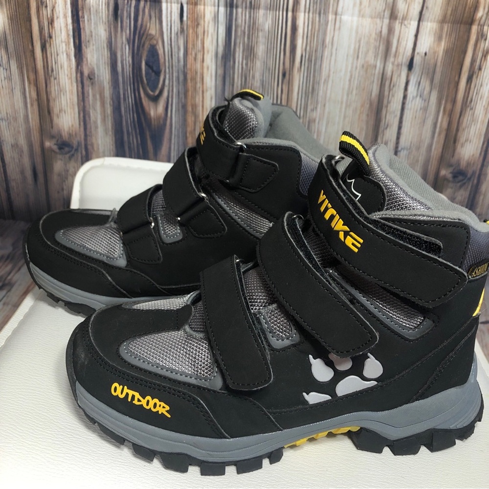 NWOT VITIKE  Ashion Boys 36 Yellow BLack Ice Cleat Hiking Snow Boots Spike